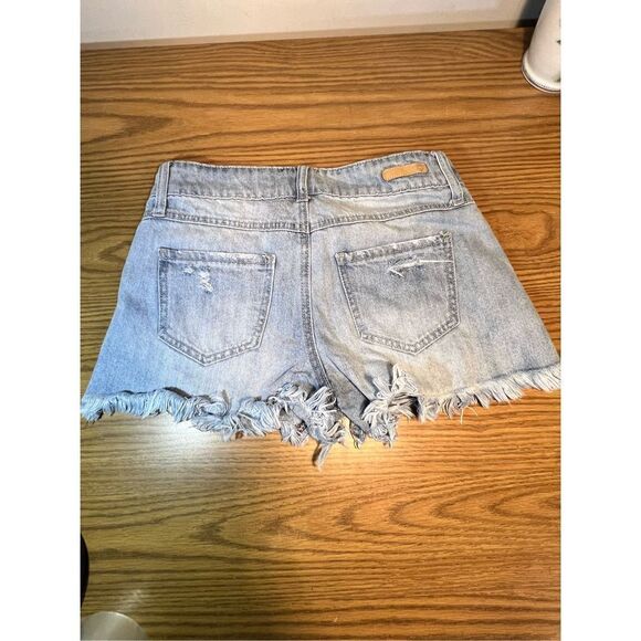 Frayed denim shorts | Size 1 - Picture 2 of 3
